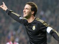 FB体育下载-意甲焦点战之夜，莱奥闪电破门，让比赛提前失去悬念