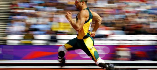 FB体育网页版-鹈鹕展翅力克国王，胡金秋领军显威