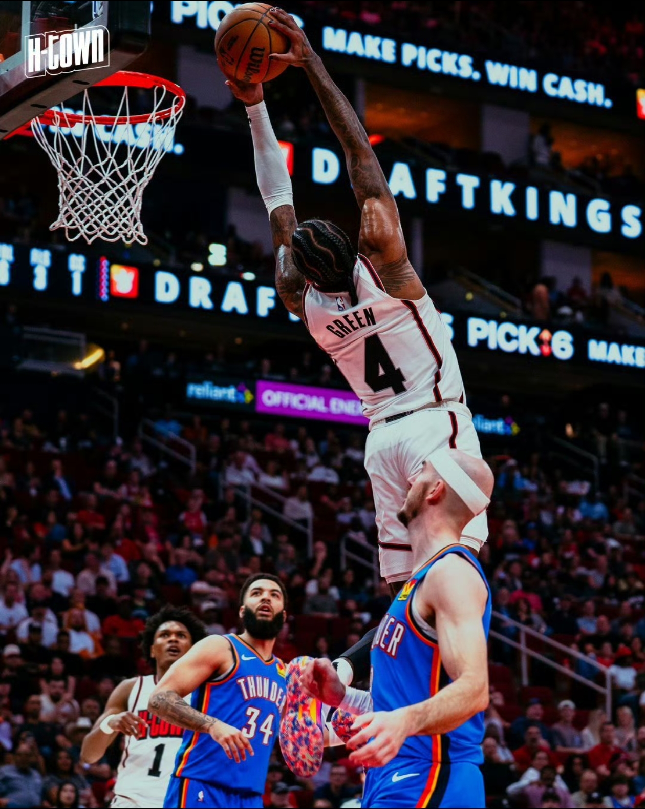 关于火力全开！美国队篮板球统治对手稳定胜出的信息