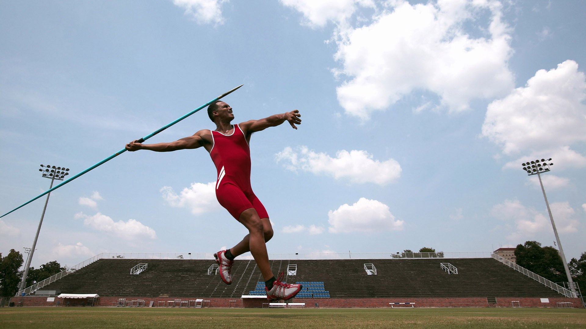 奥运周期的关键先生,京多安接管比赛,尼斯险胜那不勒斯的战术解析