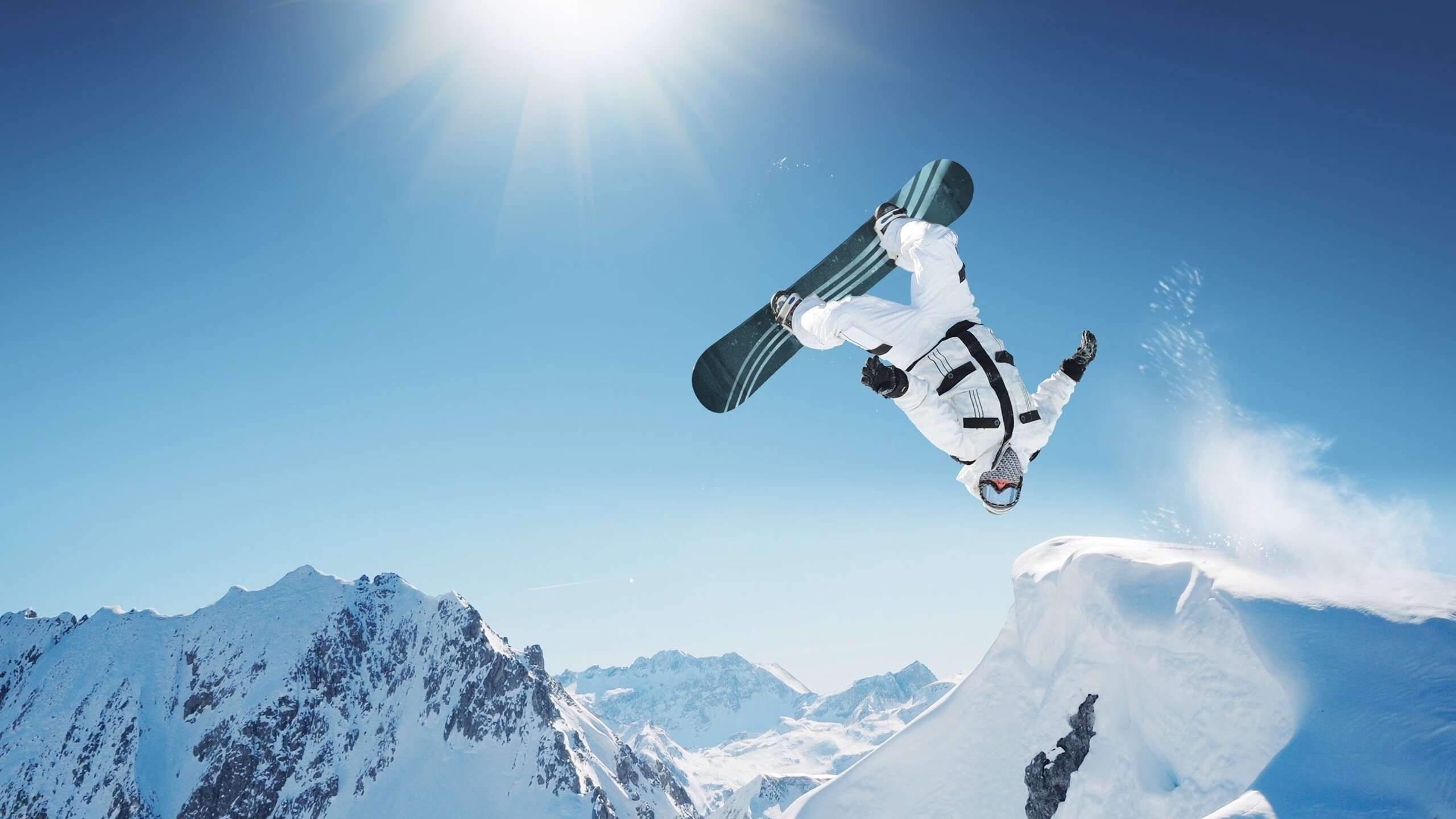 赛道之外的战术博弈，F1新赛季揭幕战中的尼斯式压制启示